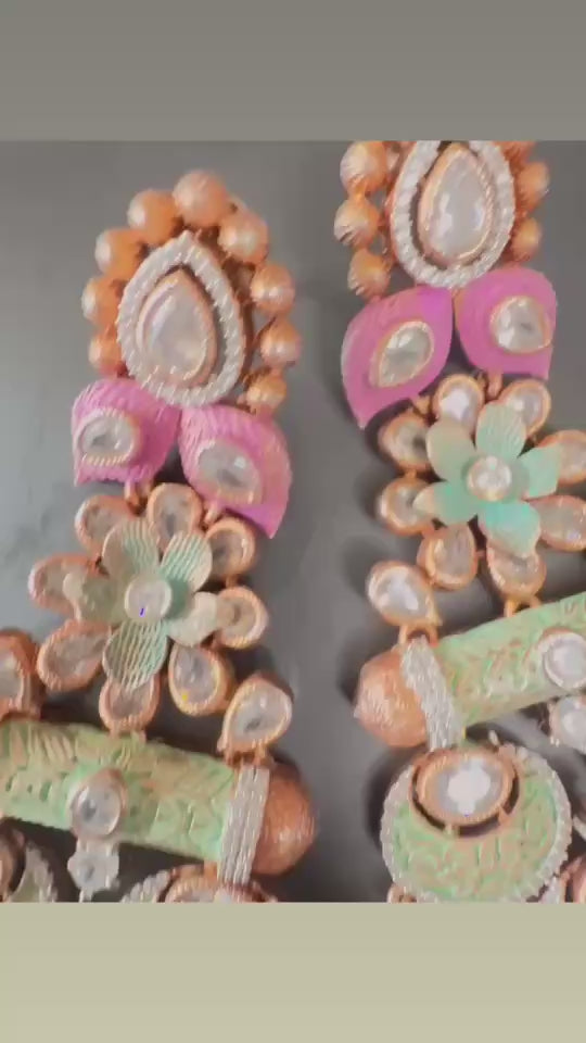 Nawabi Noor Jhumkaas