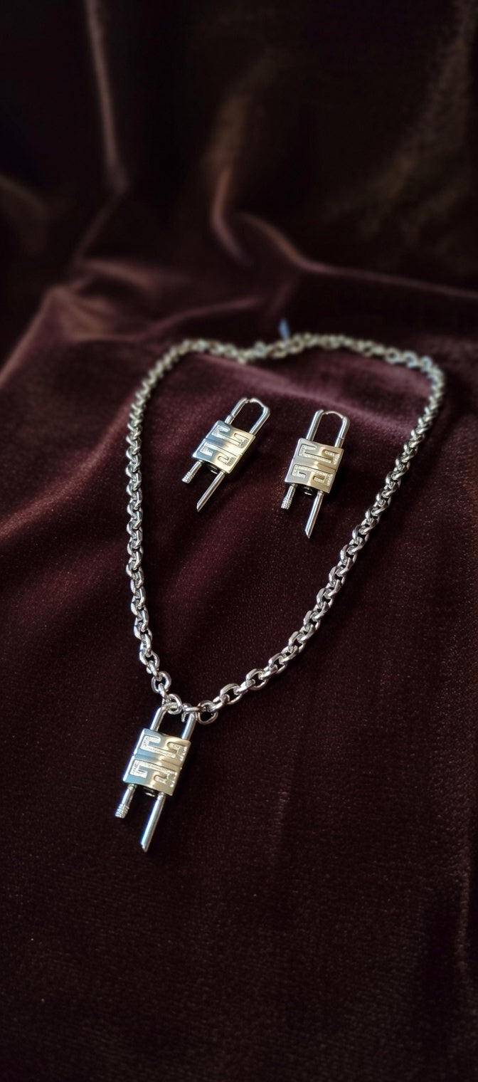 Luxury Metal Necklace Set