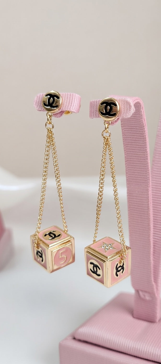 Elegant Modern Dangling Earrings