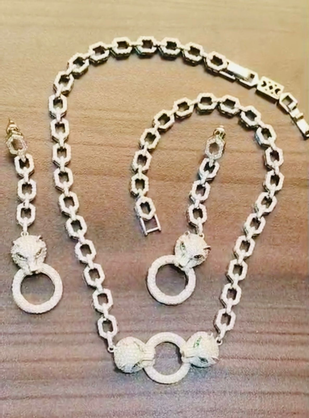 Panther Royale Link Diamond Necklace Set