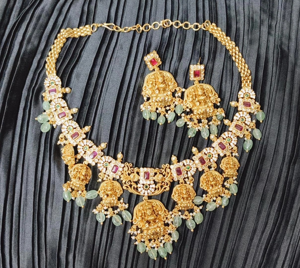 Regal Emerald Temple Heritage Necklace Set