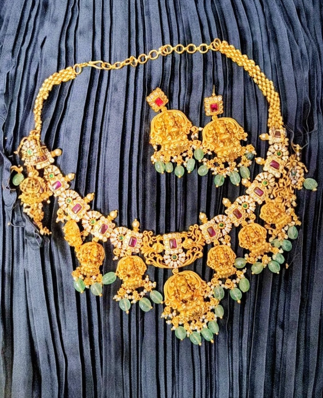 Regal Emerald Temple Heritage Necklace Set