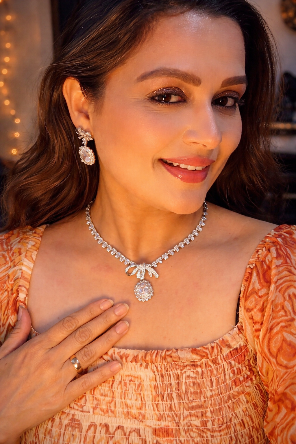 Ethereal Bow white Diamond Pendant Set