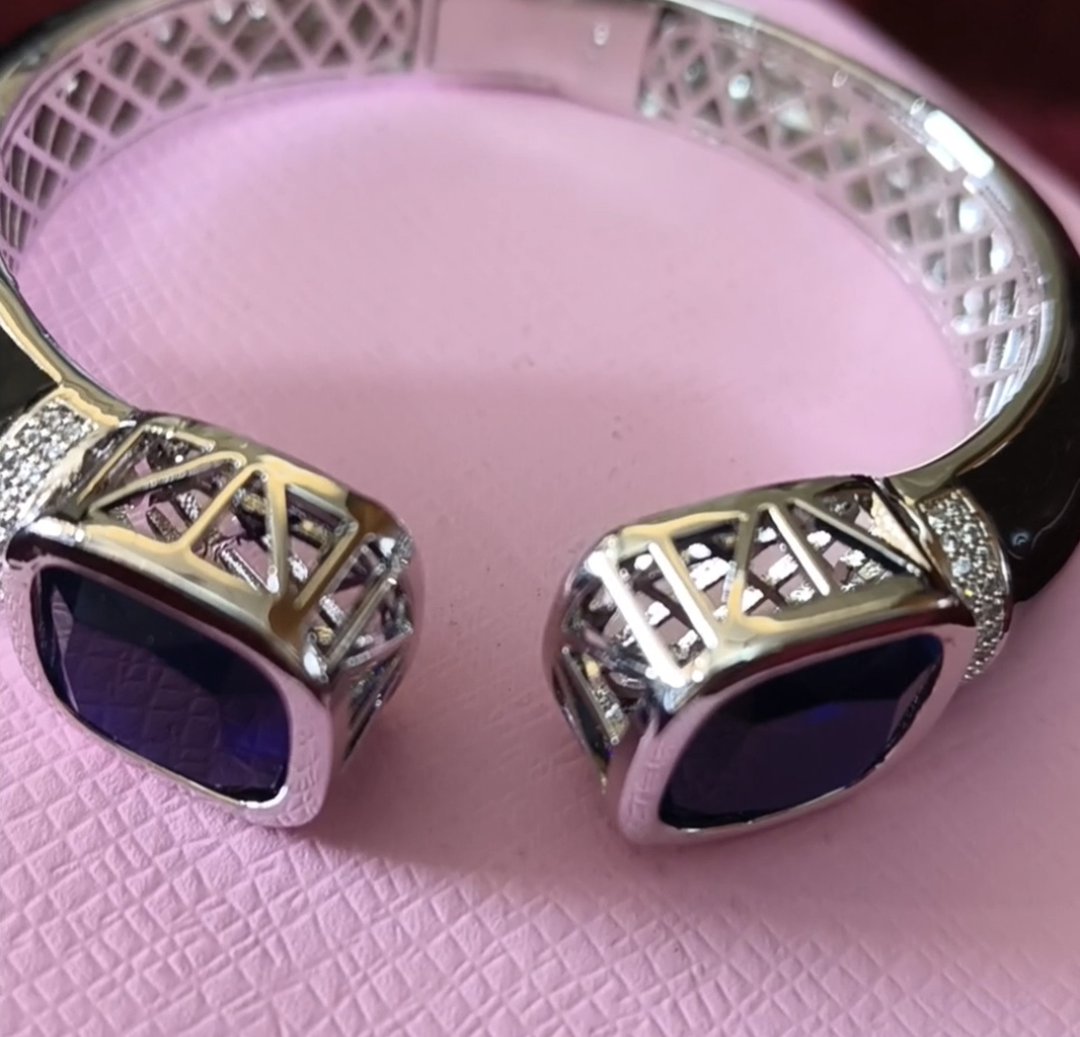 Luxury Navy Blue Royal Designer Bracelet for Women ✨👑