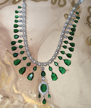 Emerald Royale Pearl Cascade Necklace Set